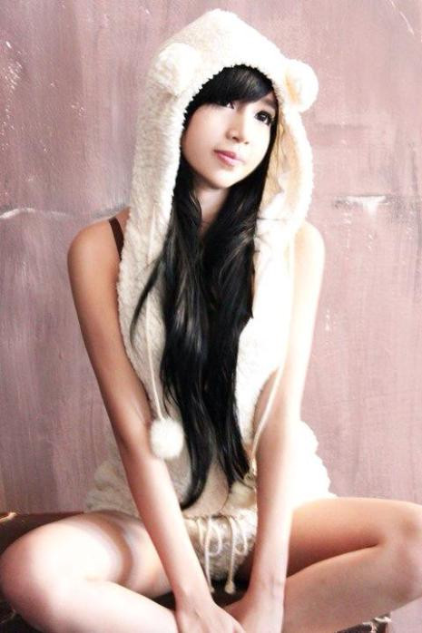 Trước đó một vài ngày, cô nàng đã tung bộ ảnh nóng bỏng với lời chú thích "Cừu non bỏ nhà đi hoang". Trước đó một vài ngày, cô nàng đã tung bộ ảnh nóng bỏng với lời chú thích "Cừu non bỏ nhà đi hoang".