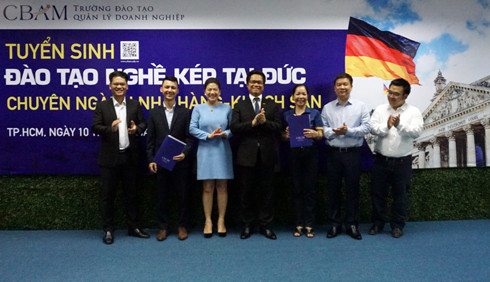 Lễ khởi động tuyển sinh đào tạo "nghề kép" tại Đức chuyên ngành nhà hàng khách sạn. (Ảnh: H.L) Lễ khởi động tuyển sinh đào tạo "nghề kép" tại Đức chuyên ngành nhà hàng khách sạn. (Ảnh: H.L)