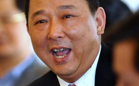 Lưu Hán, trùm khai thác mỏ, tỉ phú Tứ Xuyên đã bị bắt. Lưu Hán, trùm khai thác mỏ, tỉ phú Tứ Xuyên đã bị bắt.