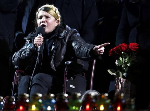 Cựu Thủ tướng Yulia Tymoshenko vừa được phóng thích hôm qua đã trở về chiếm lĩnh Kiev sau khi lật đổ Tổng thống Yanukovych. Cựu Thủ tướng Yulia Tymoshenko vừa được phóng thích hôm qua đã trở về chiếm lĩnh Kiev sau khi lật đổ Tổng thống Yanukovych.