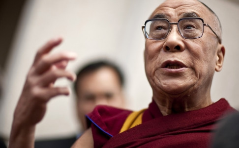 Lãnh tụ tinh thần của người Tây Tạng Đạt Lai Lạt Ma. Lãnh tụ tinh thần của người Tây Tạng Đạt Lai Lạt Ma.