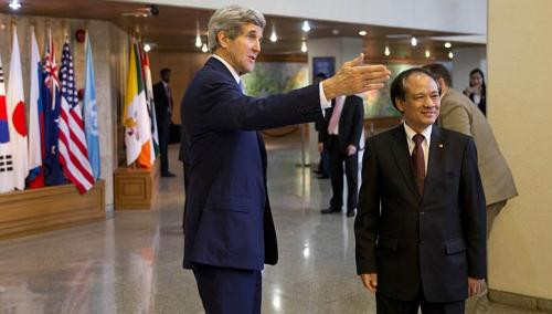 Ngoại trưởng Mỹ John Kerry và Tổng thư ký ASEAN Lê Lương Minh tại Jakarta, Indonesia. Ngoại trưởng Mỹ John Kerry và Tổng thư ký ASEAN Lê Lương Minh tại Jakarta, Indonesia.