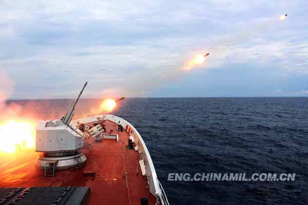 Hải quân Trung Quốc liên tục tập trận, phô trương sức mạnh cơ bắp trên các vùng biển nước này nhảy vào tranh chấp khiến khu vực lo ngại. Hải quân Trung Quốc liên tục tập trận, phô trương sức mạnh cơ bắp trên các vùng biển nước này nhảy vào tranh chấp khiến khu vực lo ngại.