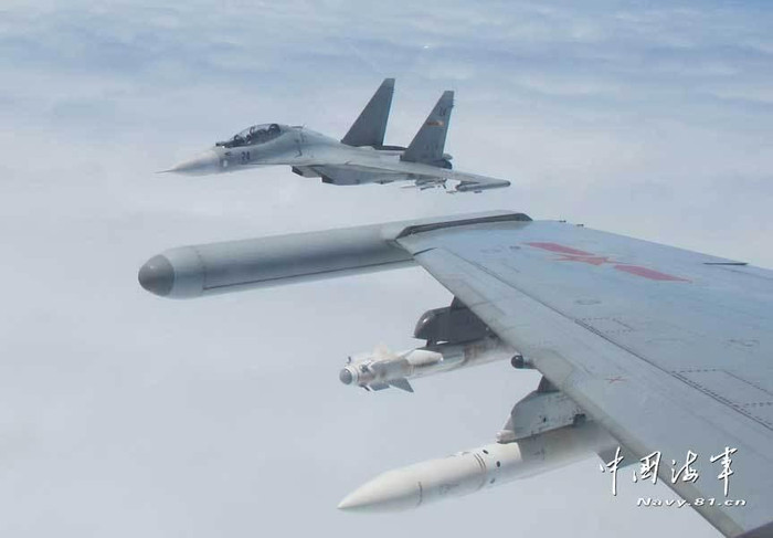 Su-30 Trung Quốc và chiến đấu cơ Nhật Bản quần thảo trên bầu trời Hoa Đông sáng mùng 1 Tết Giáp Ngọ. Su-30 Trung Quốc và chiến đấu cơ Nhật Bản quần thảo trên bầu trời Hoa Đông sáng mùng 1 Tết Giáp Ngọ.