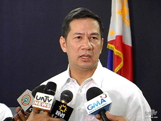 Người phát ngôn Bộ Ngoại giao Philippines Raul Hernandez. Người phát ngôn Bộ Ngoại giao Philippines Raul Hernandez.