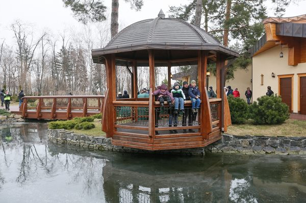 Một góc biệt thự xa hoa của ông Yanukovych. Một góc biệt thự xa hoa của ông Yanukovych.