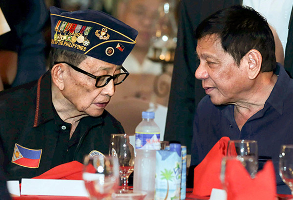 Cựu Tổng thống Fidel Ramos và đương kim Tổng thống Philippines, Rodrigo Duterte. Ảnh: Philstar. Cựu Tổng thống Fidel Ramos và đương kim Tổng thống Philippines, Rodrigo Duterte. Ảnh: Philstar.