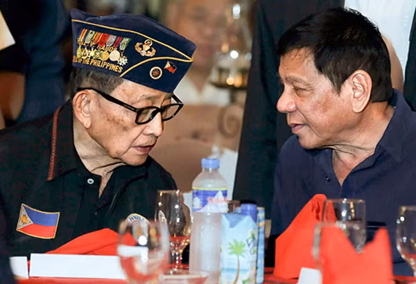 Cựu Tổng thống Fidel Ramos và đương kim Tổng thống Philippines, Rodrigo Duterte. Ảnh: Philstar.