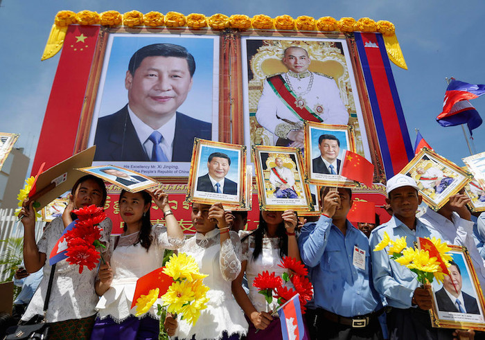Phnom Penh trang hoàng đường phố theo phong cách riêng để chào đón Chủ tịch Trung Quốc. Ảnh: The Cambodia Daily. Phnom Penh trang hoàng đường phố theo phong cách riêng để chào đón Chủ tịch Trung Quốc. Ảnh: The Cambodia Daily.