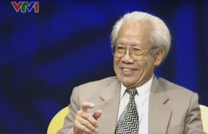 Giáo sư Hồ Ngọc Đại trên chương trình Đối thoại chính sách của VTV, tham gia cùng ông còn có Bộ trưởng Phạm Vũ Luận (thời điểm ông Luận mới nhậm chức). Ảnh chụp màn mình chương trình của: VTV. Giáo sư Hồ Ngọc Đại trên chương trình Đối thoại chính sách của VTV, tham gia cùng ông còn có Bộ trưởng Phạm Vũ Luận (thời điểm ông Luận mới nhậm chức). Ảnh chụp màn mình chương trình của: VTV.