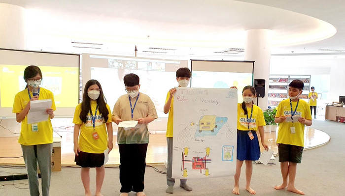 Ý tưởng sáng chế Đội 1: Chế tạo Robot điều khiển bằng giọng nói sử dụng Arduino có thể thu gom rác và dầu từ đại dương. Ý tưởng sáng chế Đội 1: Chế tạo Robot điều khiển bằng giọng nói sử dụng Arduino có thể thu gom rác và dầu từ đại dương.