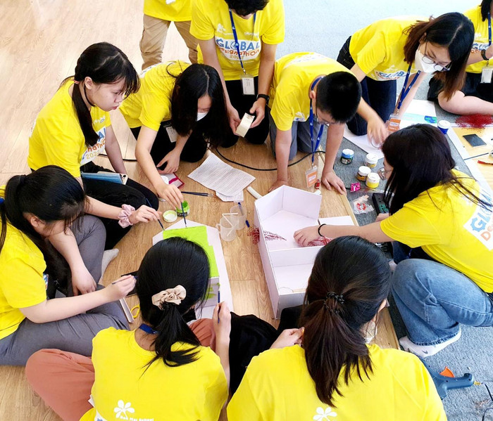 Học sinh Ban Mai cùng nhau đưa ra sáng kiến vì hành tinh xanh. Học sinh Ban Mai cùng nhau đưa ra sáng kiến vì hành tinh xanh.