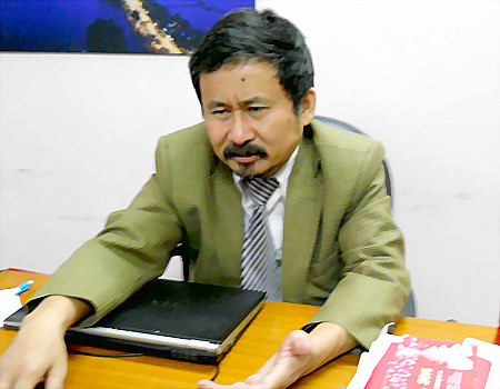 Trước thông tin FPT sẽ bổ nhiệm CEO mới trong quý 3 tới đây, ông Phan Quốc Việt - Chủ tịch Hội đồng quản trị Tâm Việt Group cho rằng: "Khác với Trương Gia Bình thì tốt hơn nhiều. Bởi nếu giống như Trương Gia Bình thì không cần đến người thứ 2 nữa...". Trước thông tin FPT sẽ bổ nhiệm CEO mới trong quý 3 tới đây, ông Phan Quốc Việt - Chủ tịch Hội đồng quản trị Tâm Việt Group cho rằng: "Khác với Trương Gia Bình thì tốt hơn nhiều. Bởi nếu giống như Trương Gia Bình thì không cần đến người thứ 2 nữa...".