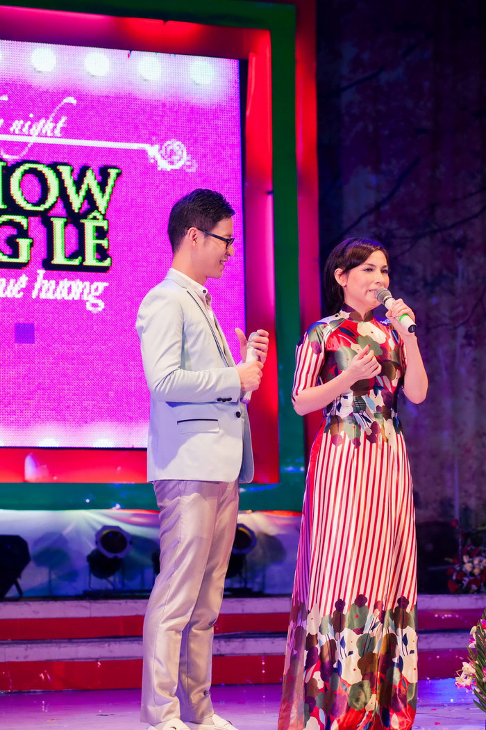 MC Anh Quân và ca sĩ Phi Nhung MC Anh Quân và ca sĩ Phi Nhung