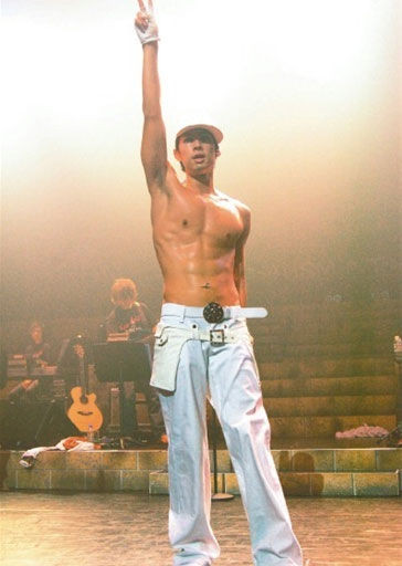 7. Ngô Kiến Hào và bụng 6 múi. 7. Ngô Kiến Hào và bụng 6 múi.