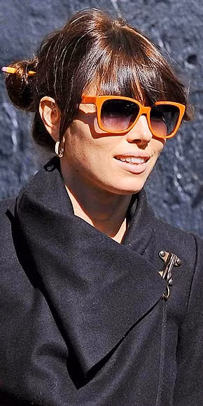 Jessica Biel cá tính với sắc cam