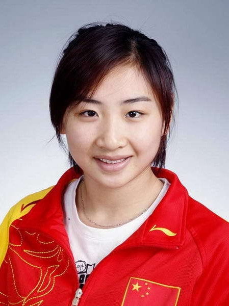Vận động viên từng giành huy chương vàng môn nhảy đệm bạt lò xo tại Olympic Bắc Kinh 2008 He Wenna của Trung Quốc. Vận động viên từng giành huy chương vàng môn nhảy đệm bạt lò xo tại Olympic Bắc Kinh 2008 He Wenna của Trung Quốc.