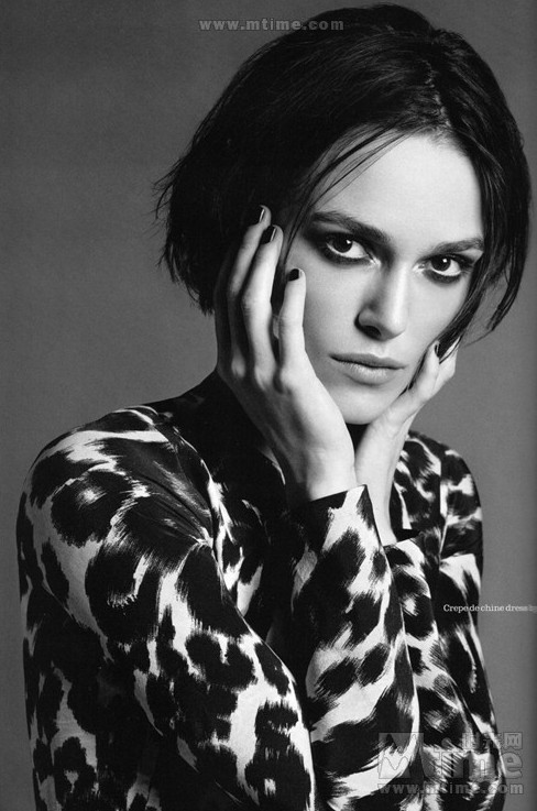 Cô nàng cướp biển quyến rũ Keira Knightley. Cô nàng cướp biển quyến rũ Keira Knightley.