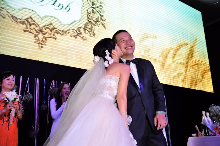 Họ đã tình tứ trao nhau nụ hôn nồng nàn… Họ đã tình tứ trao nhau nụ hôn nồng nàn…