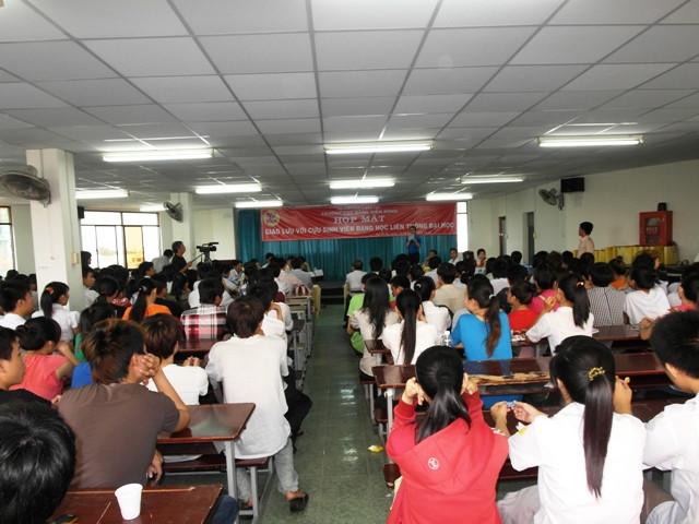 Toàn cảnh buổi giao lưu Toàn cảnh buổi giao lưu