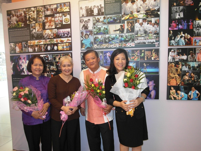 Bốn “vua bếp Việt Nam”, từ trái sang: Bùi Thị Sương, Nguyễn Dzoãn Cẩm Vân, Dương Huy Khải, Hồ Thị Hoàng Anh.