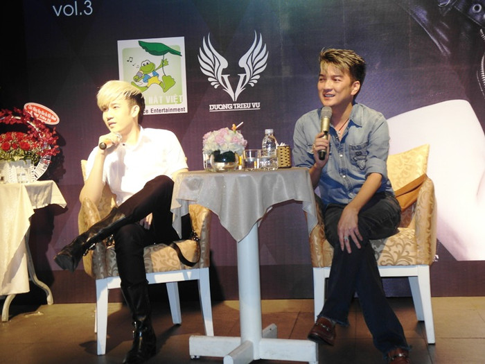 Với cá tính thẳng thắn, Mr Đàm đã nói một câu "khó nghe", làm Dương Triệu Vũ lúng túng. Với cá tính thẳng thắn, Mr Đàm đã nói một câu "khó nghe", làm Dương Triệu Vũ lúng túng.