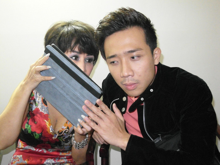 Vẻ mặt đang “phê” nhạc của Trấn Thành.