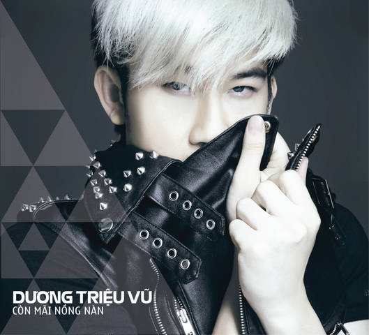 Bìa CD Còn mãi nồng nàn của Dương Triệu Vũ. CD này sẽ chính thức phát hành vào ngày 22.5 tới. Bìa CD Còn mãi nồng nàn của Dương Triệu Vũ. CD này sẽ chính thức phát hành vào ngày 22.5 tới.