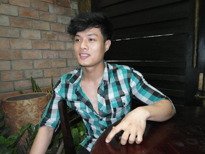 Chuyên viên trang điểm Phú Nguyễn đã phủ nhận những lời Á hậu Hoàng My nói về mình.