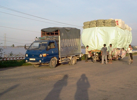 Chụp tại cửa khẩu Tịnh Biên, An Giang. Ảnh: Võ Tấn Đức.