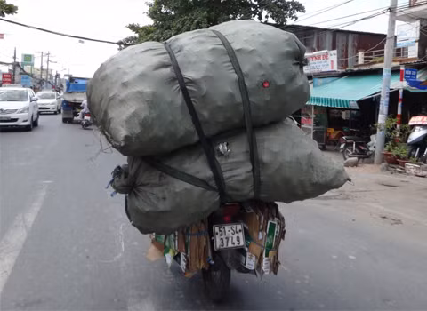 Chụp lúc 10h 45 ngày 26/6 trên đường Nguyễn Thị Thập, quận 7, TP. HCM. Ảnh: An Nguyễn. Chụp lúc 10h 45 ngày 26/6 trên đường Nguyễn Thị Thập, quận 7, TP. HCM. Ảnh: An Nguyễn.