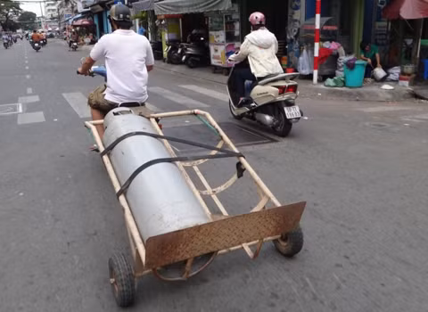 Chụp lúc 10g20 ngày 26/6 trên đường Nguyễn Biểu, Quận 5, TP. HCM. Ảnh: An Nguyễn. Chụp lúc 10g20 ngày 26/6 trên đường Nguyễn Biểu, Quận 5, TP. HCM. Ảnh: An Nguyễn.
