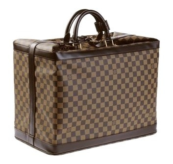 Thời gian đầu mới thành lập, các sản phẩm của Louis Vuitton chưa mang một họa tiết, hoa văn nào quá đặc biệt mang tính chất sáng tạo của riêng hãng. Đây cũng là một trong những lý do các sản phẩm vali của Louis Vuitton bị làm nhái rất nhiều. Phải đợi đến năm 1988, ông chủ Vuitton mới sáng tạo ra họa tiết Damier, là những hình ô vuông caro xếp cạnh nhau, trên chất liệu canvas (vải bố). Đây là một trong những sáng tạo riêng, và cũng là nỗ lực không ngừng của Louis Vuitton để chống lại nạn làm hàng giả các sản phẩm của hãng đang diễn ra ở nhiều nơi. Thời gian đầu mới thành lập, các sản phẩm của Louis Vuitton chưa mang một họa tiết, hoa văn nào quá đặc biệt mang tính chất sáng tạo của riêng hãng. Đây cũng là một trong những lý do các sản phẩm vali của Louis Vuitton bị làm nhái rất nhiều. Phải đợi đến năm 1988, ông chủ Vuitton mới sáng tạo ra họa tiết Damier, là những hình ô vuông caro xếp cạnh nhau, trên chất liệu canvas (vải bố). Đây là một trong những sáng tạo riêng, và cũng là nỗ lực không ngừng của Louis Vuitton để chống lại nạn làm hàng giả các sản phẩm của hãng đang diễn ra ở nhiều nơi.