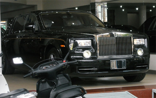 Mặc dù chưa được khẳng định nhưng giới chơi xe vẫn cho có thể đó là chiếc thứ 3 trong tổng số 33 chiếc, và thuộc sở hữu của một đại gia gốc Quảng Ninh nhưng sống ở Hà Nội.