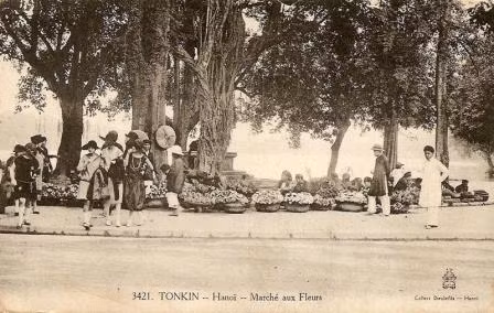 Hàng bán hoa trên phố Hàng Khay. Hàng bán hoa trên phố Hàng Khay.