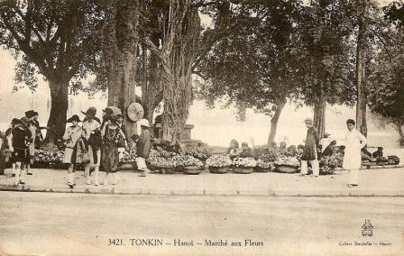 Hàng bán hoa trên phố Hàng Khay. Hàng bán hoa trên phố Hàng Khay.