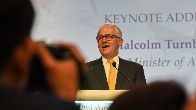Thủ tướng Australia Malcolm Turnbull phát biểu tại Đối thoại Shangri-la lần thứ 16, ảnh: The Australian. Thủ tướng Australia Malcolm Turnbull phát biểu tại Đối thoại Shangri-la lần thứ 16, ảnh: The Australian.