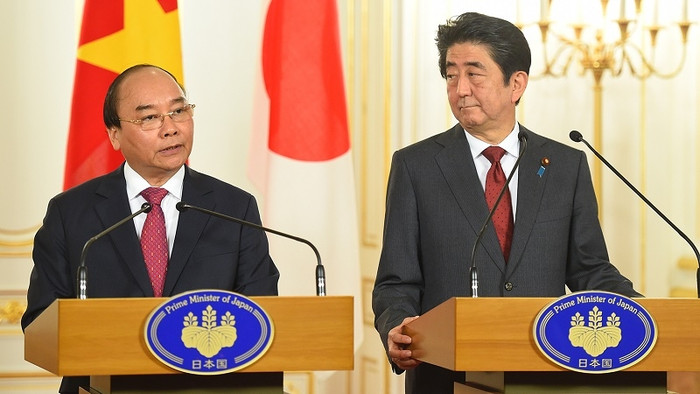 Thủ tướng Nguyễn Xuân Phúc và Thủ tướng Shinzo Abe, ảnh: Báo Nhân Dân. Thủ tướng Nguyễn Xuân Phúc và Thủ tướng Shinzo Abe, ảnh: Báo Nhân Dân.