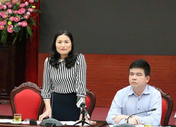 Tiến sĩ Lã Thị Lan (bên trái ảnh) - Phó Giám đốc Trung tâm kiểm soát bệnh tật trao đổi thông tin với các nhà báo. Ảnh: Đỗ Thơm Tiến sĩ Lã Thị Lan (bên trái ảnh) - Phó Giám đốc Trung tâm kiểm soát bệnh tật trao đổi thông tin với các nhà báo. Ảnh: Đỗ Thơm