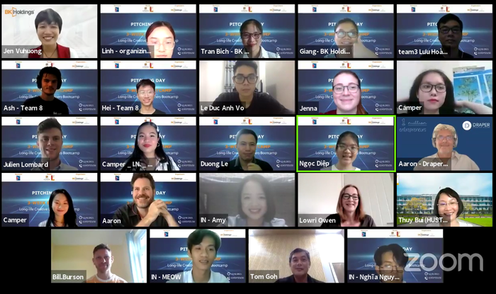 Buổi Pitching Day của chương trình “Long-life Creative Learners Bootcamp” được tổ chức trực tuyến qua zoom. ( Ảnh: Lan Anh)