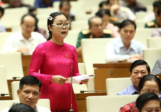 Đại biểu Nguyễn Thị Quyên Thanh - đoàn Vĩnh Long. Ảnh: Quochoi.vn Đại biểu Nguyễn Thị Quyên Thanh - đoàn Vĩnh Long. Ảnh: Quochoi.vn