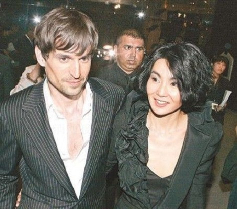 Trương Mạn Ngọc với tình trẻ kém 8 tuổi Ole Scheere Trương Mạn Ngọc với tình trẻ kém 8 tuổi Ole Scheere