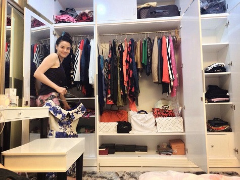 Trang Nhung sở hữu rất nhiều túi xách và quần áo hàng hiệu đắt tiền