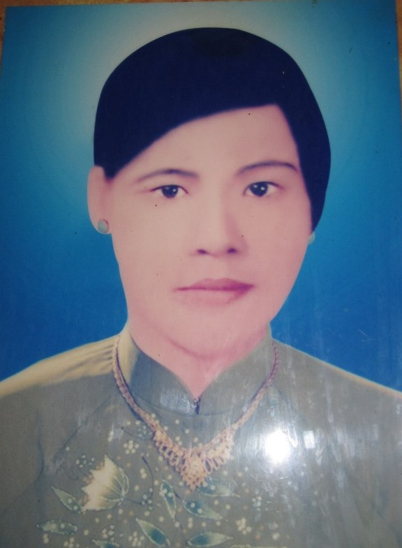 Di ảnh liệt sĩ Hoàng Thị Hồng Chiêm tại gia đình (Ảnh: Lại Cường) Di ảnh liệt sĩ Hoàng Thị Hồng Chiêm tại gia đình (Ảnh: Lại Cường)