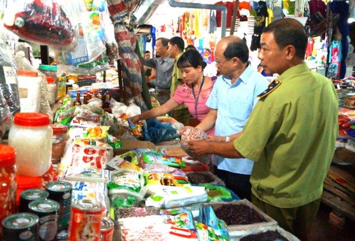 Bộ Y tế khuyến cáo người dân cần mua thực phẩm an toàn, có nguồn gốc xuất xứ rõ ràng (Ảnh minh họa/báo quảng ninh) Bộ Y tế khuyến cáo người dân cần mua thực phẩm an toàn, có nguồn gốc xuất xứ rõ ràng (Ảnh minh họa/báo quảng ninh)