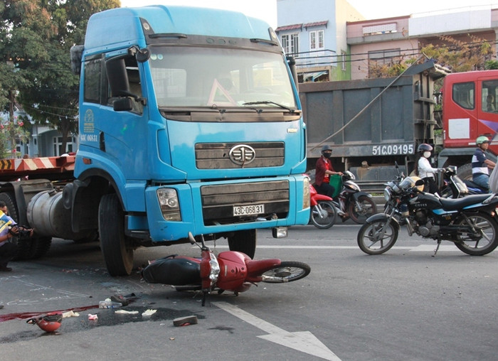 Hiện trường vụ tai nạn thương tâm