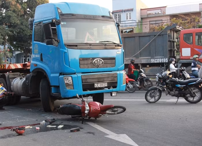 Hiện trường vụ tai nạn thương tâm