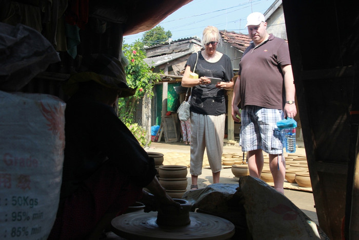Cho đến nay, làng gốm Thanh Hà vẫn tồn tại và hoạt động sản xuất thủ công với phương tiện và kỹ thuật truyền thống. Chính vì thế làng gốm Thanh Hà trở thành một bảo tàng sống, một nguồn tư liệu quý giá cho các nhà khoa học tìm hiểu, nghiên cứu về nghề gốm cổ truyền của Việt Nam nói riêng cũng như của vùng Đông Nam Á nói chung. Cho đến nay, làng gốm Thanh Hà vẫn tồn tại và hoạt động sản xuất thủ công với phương tiện và kỹ thuật truyền thống. Chính vì thế làng gốm Thanh Hà trở thành một bảo tàng sống, một nguồn tư liệu quý giá cho các nhà khoa học tìm hiểu, nghiên cứu về nghề gốm cổ truyền của Việt Nam nói riêng cũng như của vùng Đông Nam Á nói chung.