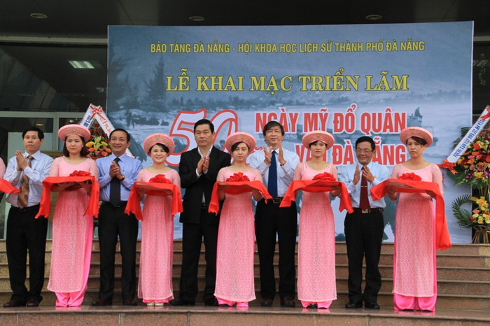 Sáng 6/3, tại Bảo tàng Đà Nẵng (24 Trần Phú, quận Hải Châu, Đà Nẵng), triển lãm "50 năm ngày Mỹ đổ quân vào Đà Nẵng". Triển lãm do Bảo tàng Đà Nẵng phối hợp với Hội khoa học Lịch sử thành phố tổ chức ghi dấu sự kiện 50 năm ngày Mỹ đổ quân vào Đà Nẵng (08/3/1965 – 08/3/2015) tiến hành chiến tranh cục bộ, xâm lược Việt Nam.