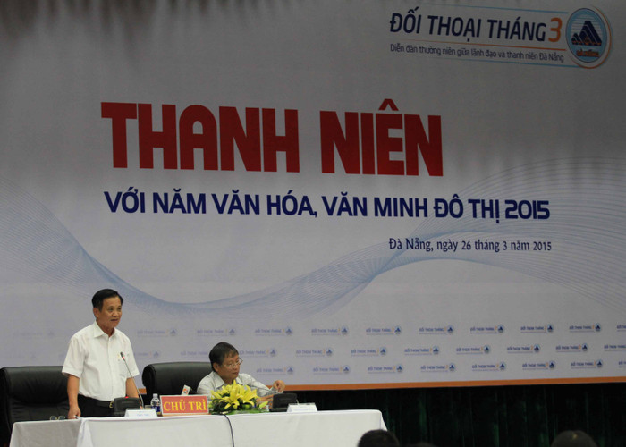 Chủ trì buổi đối thoại là Bí thư Trần Thọ (bên trái) và Phó chủ tịch Nguyễn Ngọc Tuấn. Ảnh Thùy Linh Chủ trì buổi đối thoại là Bí thư Trần Thọ (bên trái) và Phó chủ tịch Nguyễn Ngọc Tuấn. Ảnh Thùy Linh